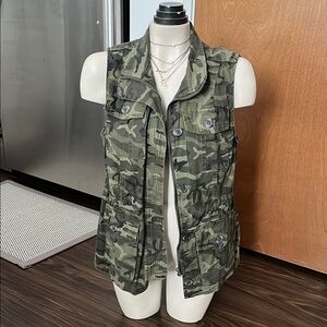 Camouflage Utility Vest